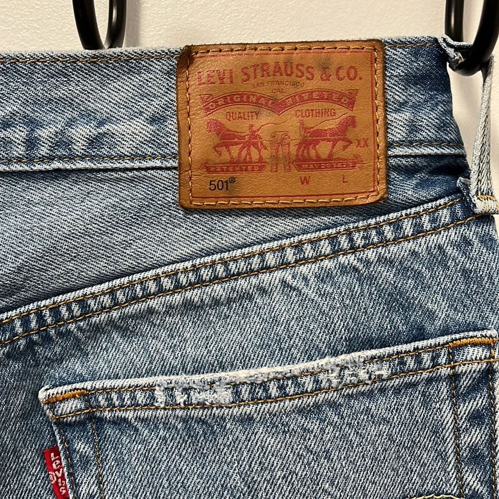 Jean - Picture 3 of 4